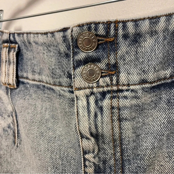 NWT Isabel Marant Etoile Tihiana Denim Shorts - High-Waisted Faded Light Wash - Picture 3 of 8